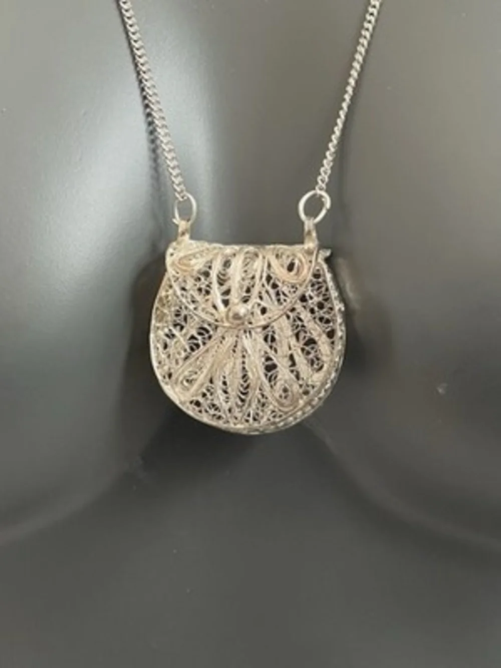 24” Vintage Filigree Mini Purse Pendant Necklace Silver Tone Jewelry